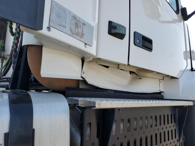 Фото 9 - VOLVO VN