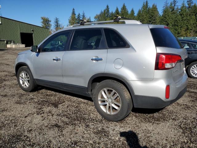 Фото 2 - KIA SORENTO