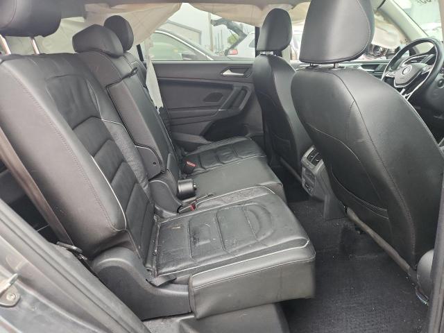 VOLKSWAGEN TIGUAN 2018 VIN 3VV5B7AX4JM132828