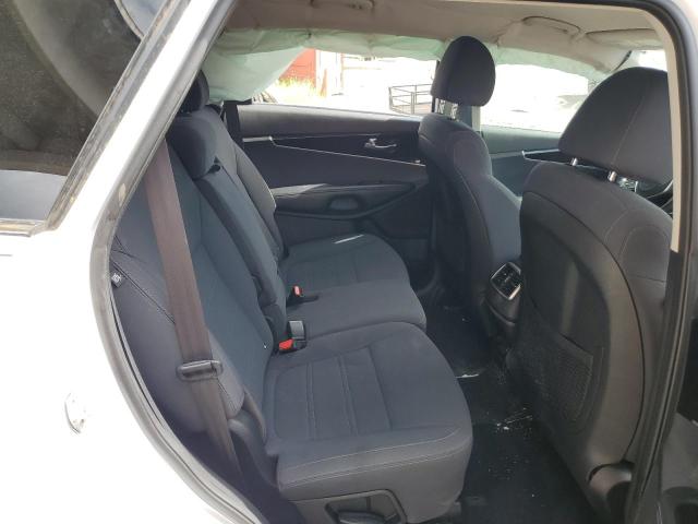 Фото 11 - KIA SORENTO