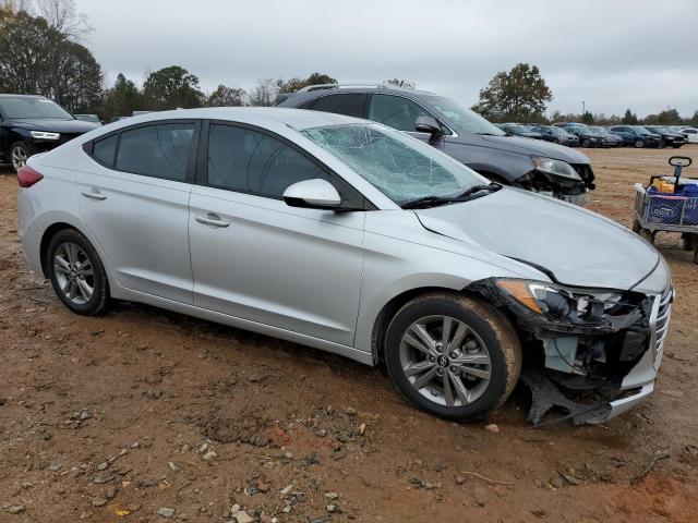 Фото 4 - HYUNDAI ELANTRA