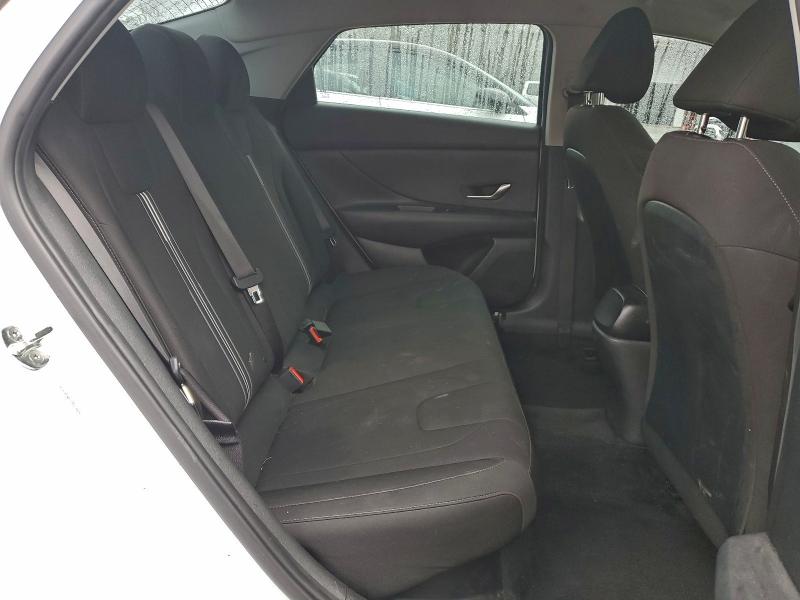 Фото 10 - HYUNDAI ELANTRA