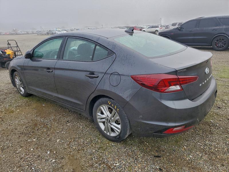 Фото 2 - HYUNDAI ELANTRA