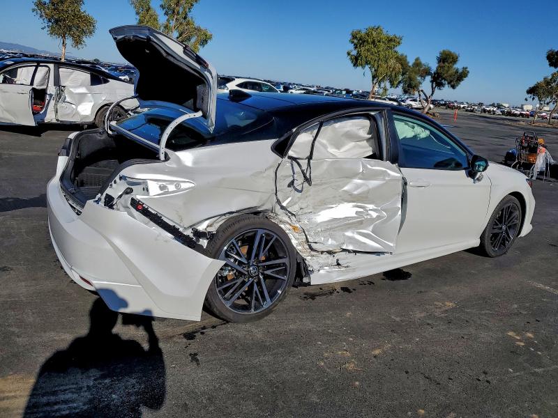 Фото 3 - TOYOTA CAMRY