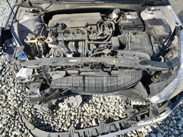 Фото 11 - HYUNDAI ELANTRA