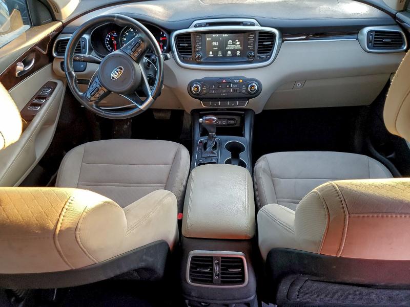 Фото 8 - KIA SORENTO