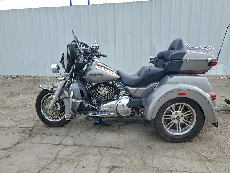 HARLEY-DAVIDSON FL 2016