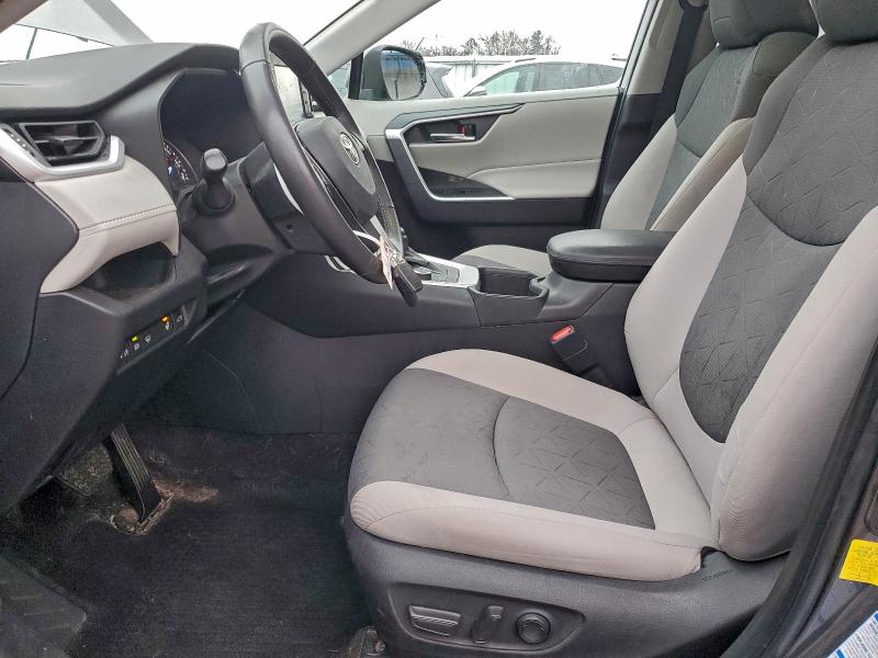 Фото 7 - TOYOTA RAV4