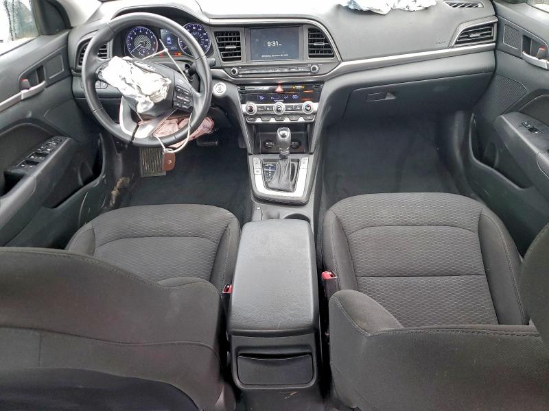 Фото 8 - HYUNDAI ELANTRA