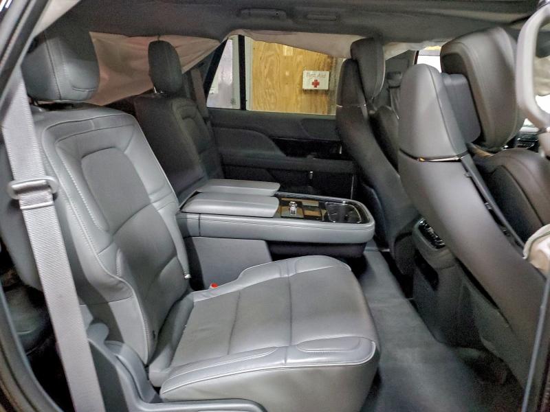 Фото 11 - LINCOLN NAVIGATOR