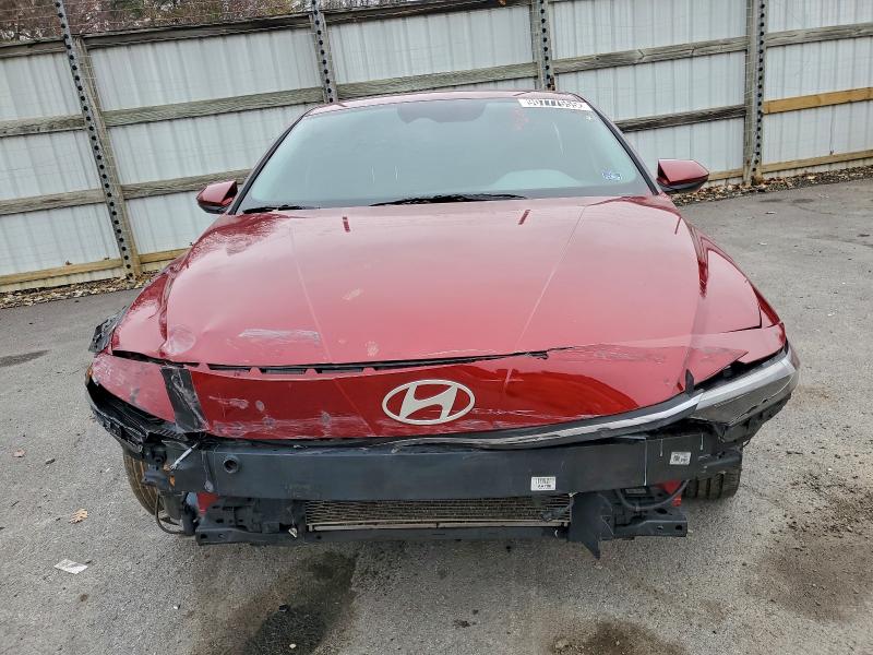 Фото 5 - HYUNDAI ELANTRA