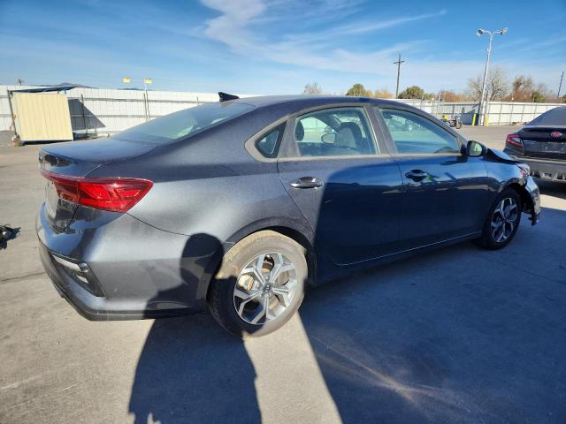 Фото 3 - KIA FORTE