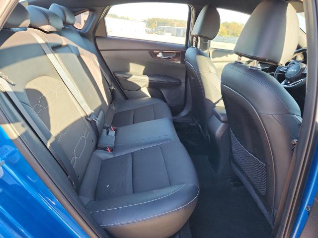 Фото 10 - KIA FORTE