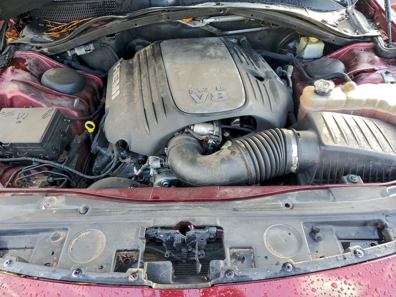 Фото 11 - CHRYSLER 300