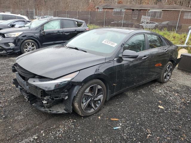 Фото 1 - HYUNDAI ELANTRA