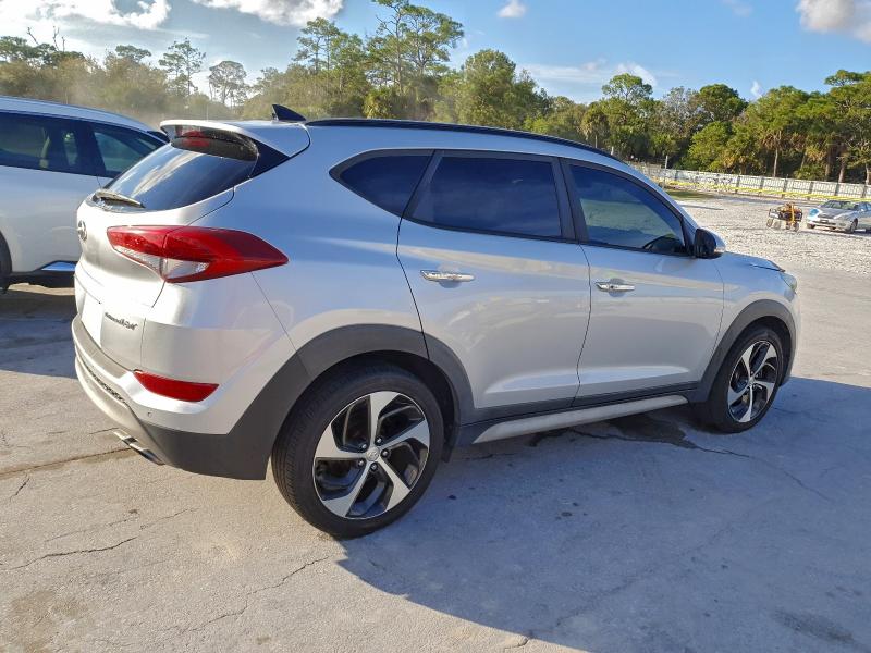 Фото 3 - HYUNDAI TUCSON