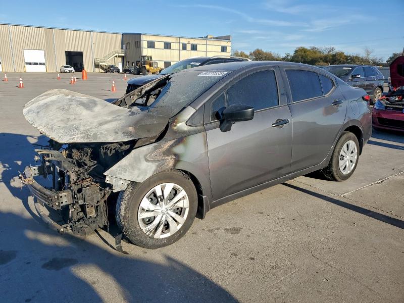 Фото 1 - NISSAN VERSA