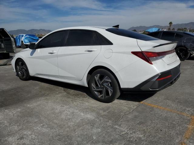 Фото 2 - HYUNDAI ELANTRA