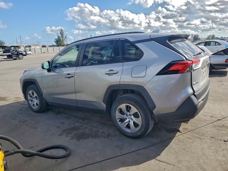 Фото 2 - TOYOTA RAV4