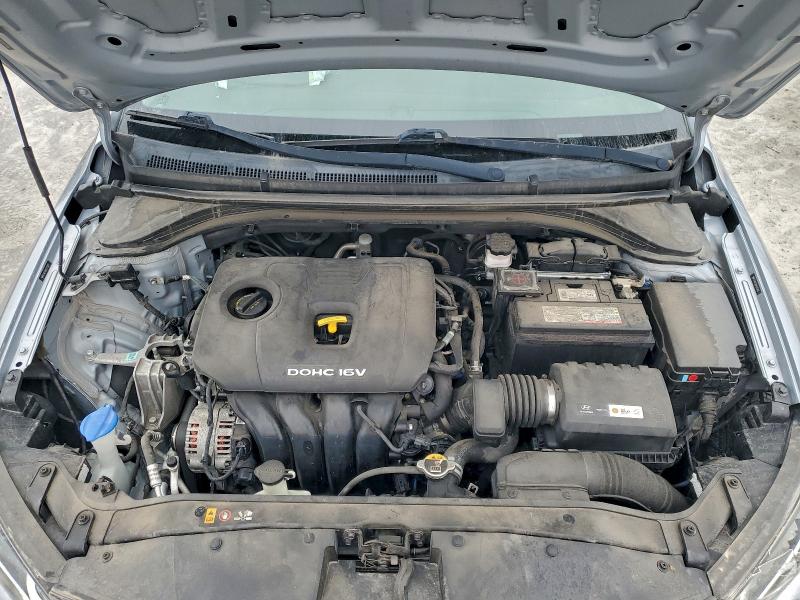 Фото 11 - HYUNDAI ELANTRA