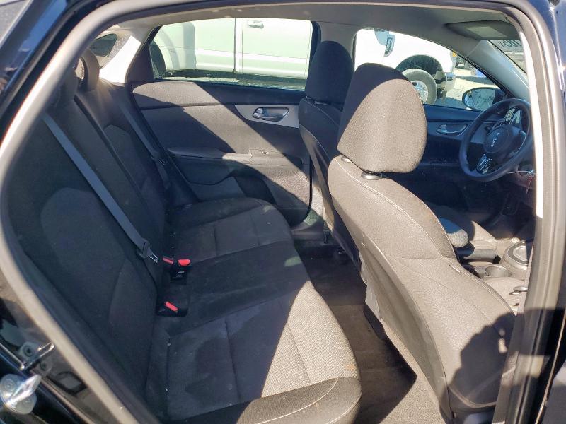 Фото 10 - KIA FORTE