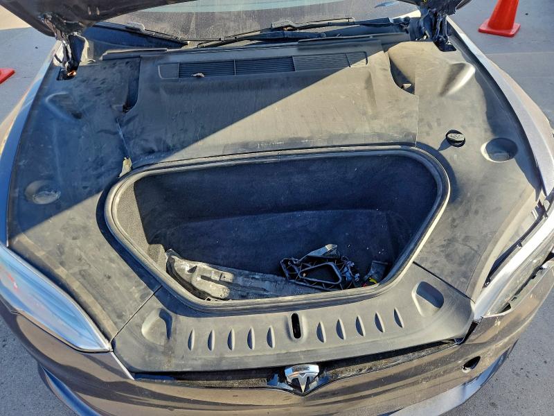 Фото 11 - TESLA MODEL S