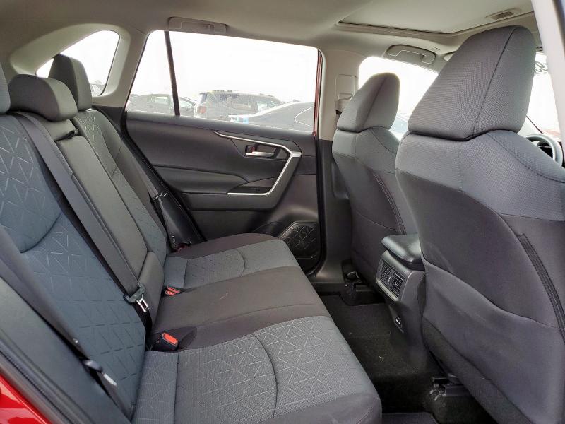 Фото 10 - TOYOTA RAV4