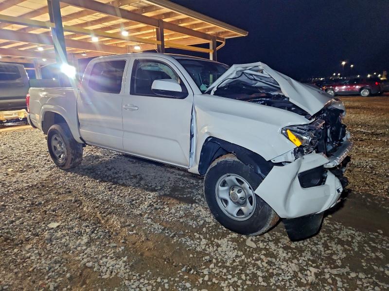 Фото 4 - TOYOTA TACOMA