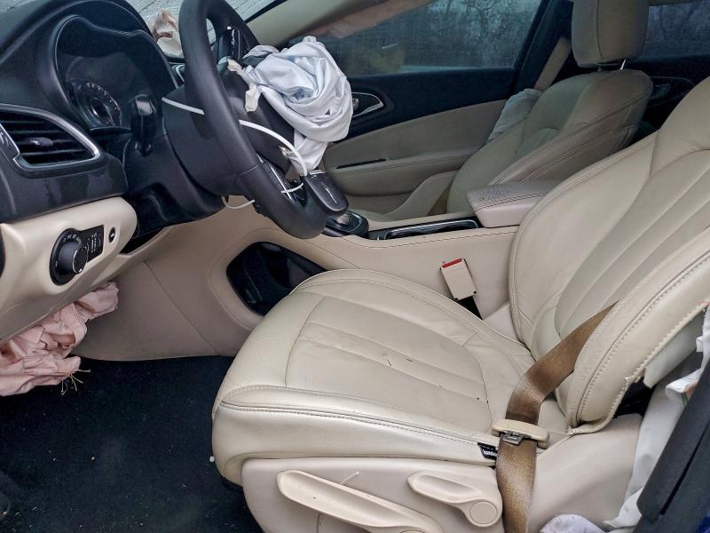 Фото 7 - CHRYSLER 200