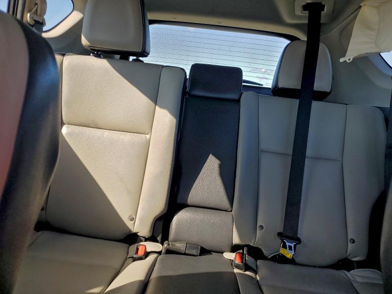 Фото 10 - TOYOTA RAV4