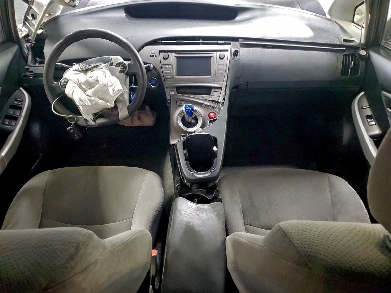 Фото 8 - TOYOTA PRIUS