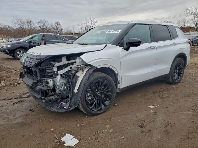 Фото 1 - MITSUBISHI OUTLANDER