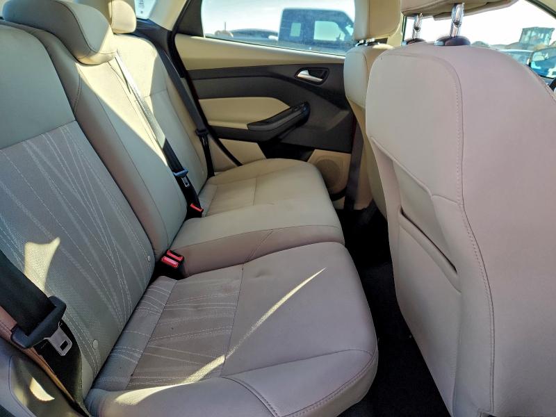 Фото 10 - FORD FOCUS