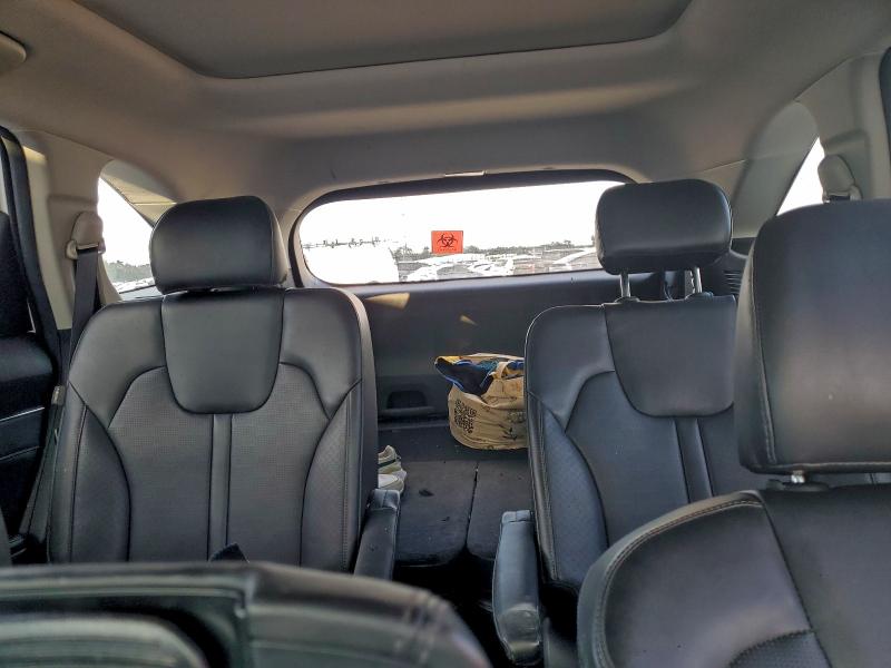 Фото 10 - KIA SORENTO