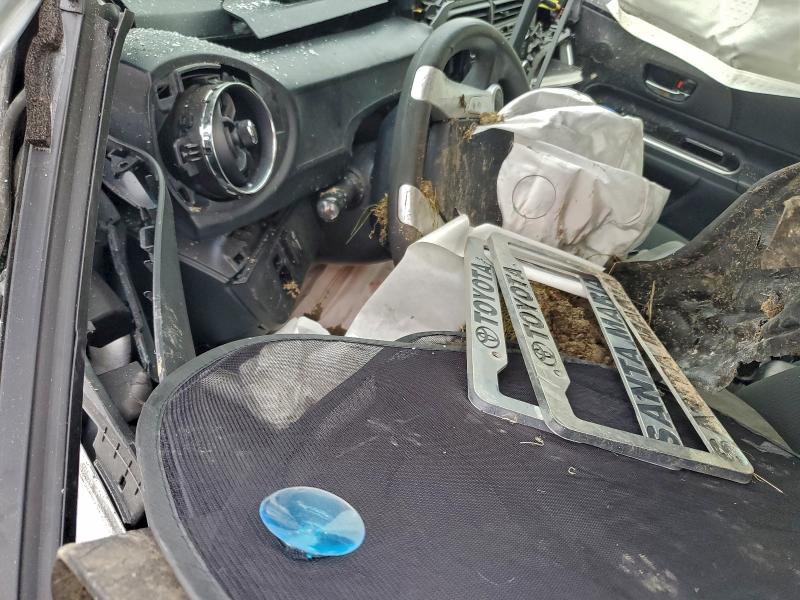 Фото 8 - TOYOTA PRIUS