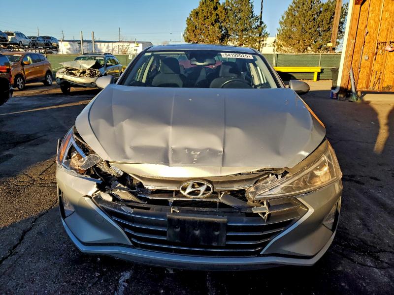 Фото 5 - HYUNDAI ELANTRA