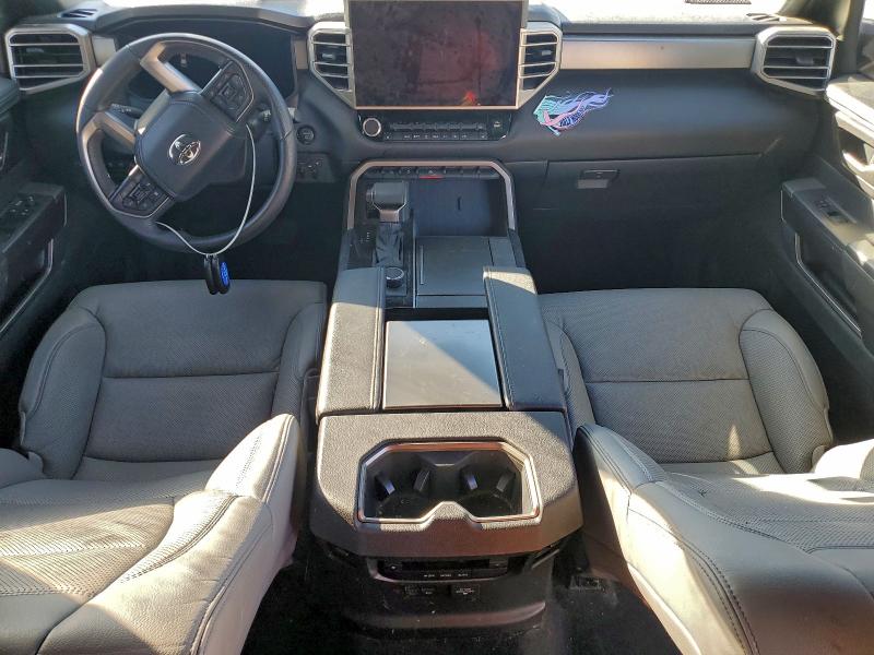 Фото 8 - TOYOTA SEQUOIA