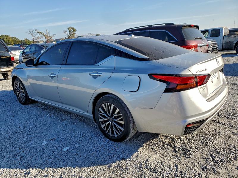 Фото 2 - NISSAN ALTIMA