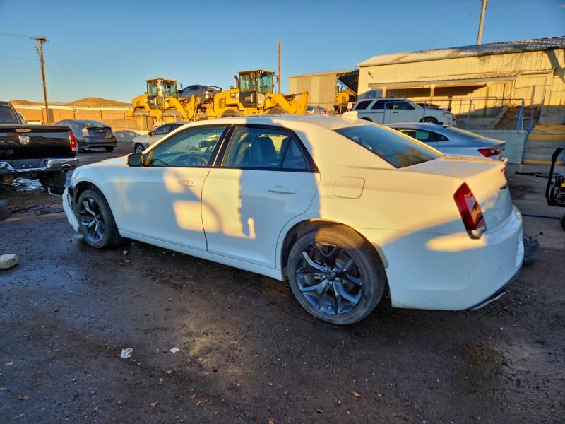 Фото 2 - CHRYSLER 300
