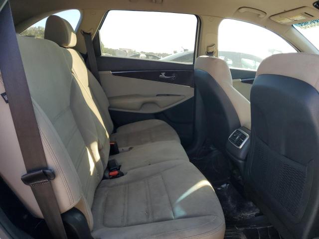 Фото 11 - KIA SORENTO