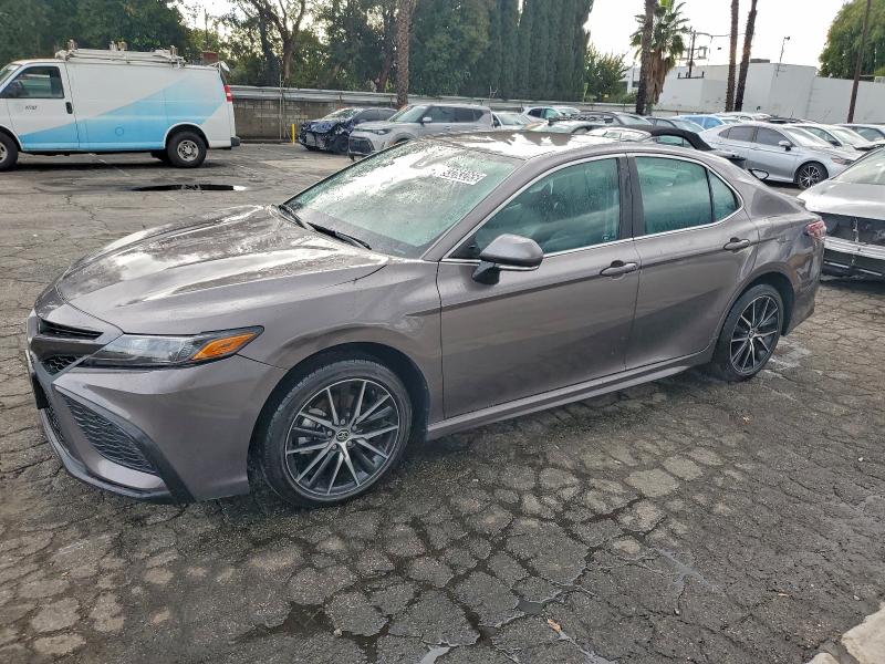 Фото 1 - TOYOTA CAMRY