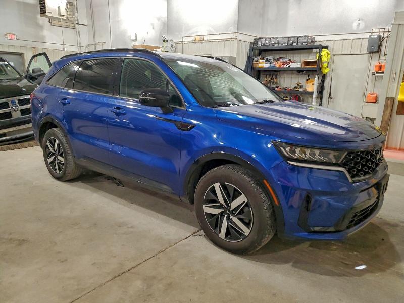 Фото 4 - KIA SORENTO