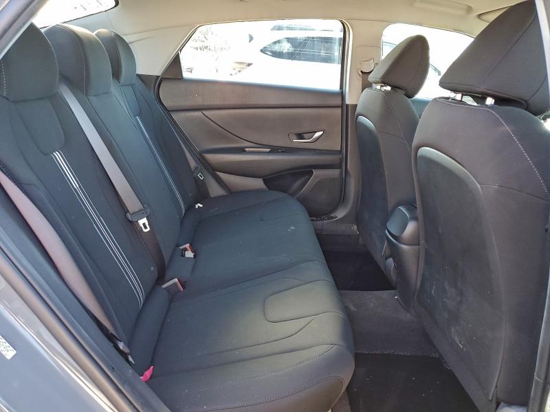 Фото 10 - HYUNDAI ELANTRA