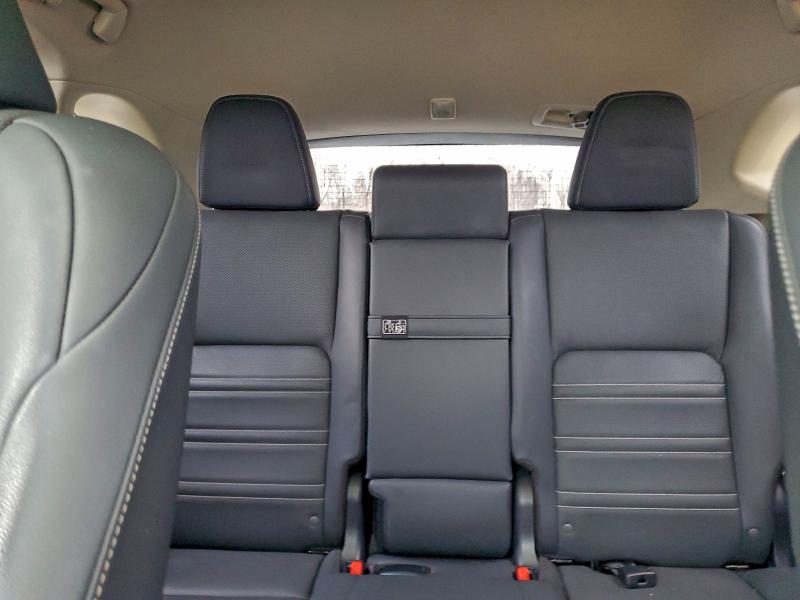 Фото 10 - LEXUS NX