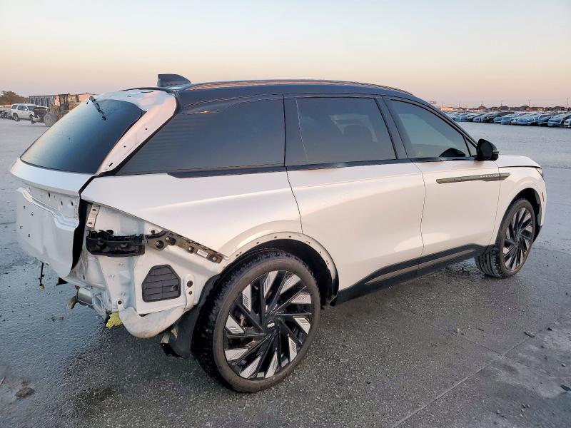 Фото 3 - LINCOLN NAUTILUS