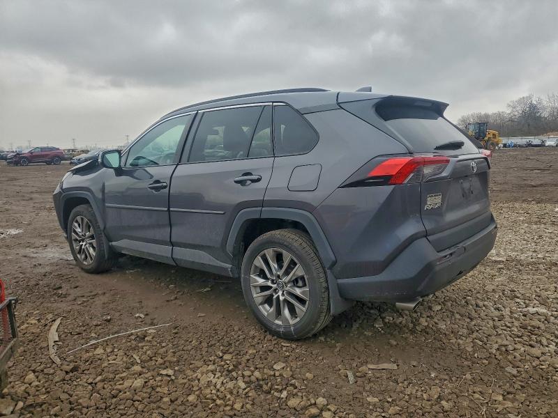 Фото 2 - TOYOTA RAV4