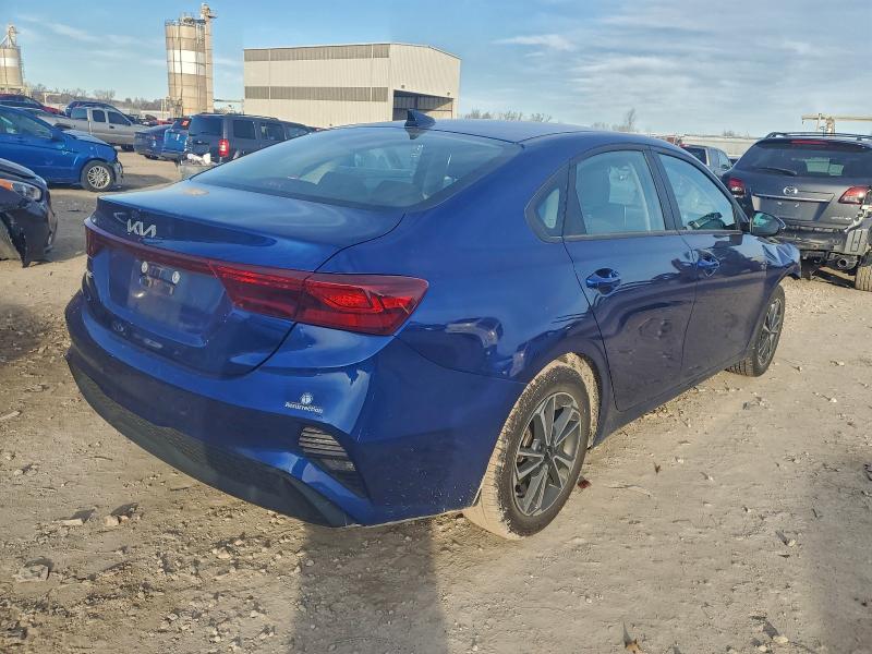 Фото 3 - KIA FORTE