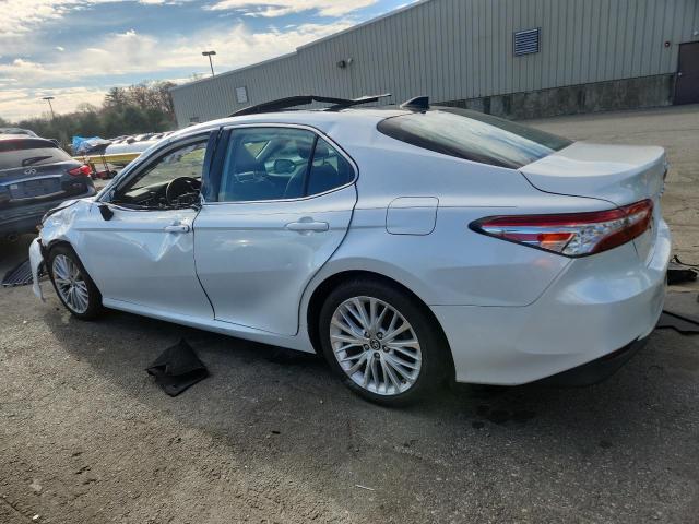 Фото 2 - TOYOTA CAMRY