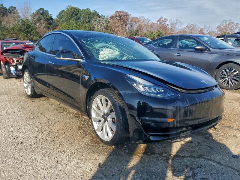 Фото 4 - TESLA MODEL 3