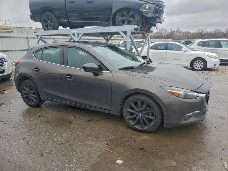 Фото 4 - MAZDA 3